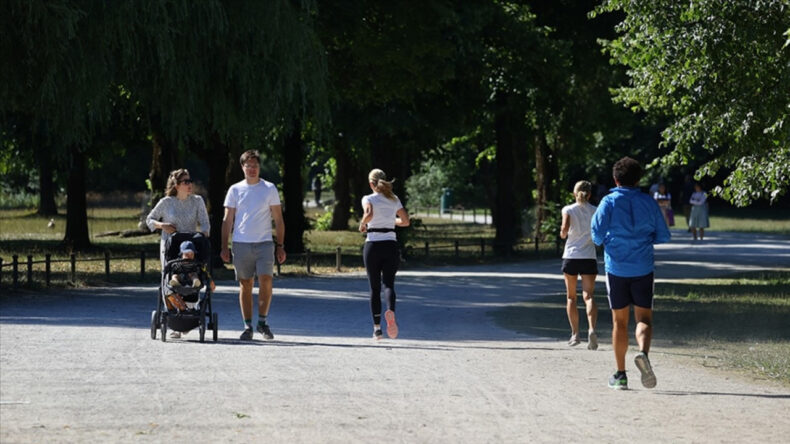 Alman gen&ccedil;lerin 5&rsquo;te biri &uuml;lkeyi terk etmek istiyor