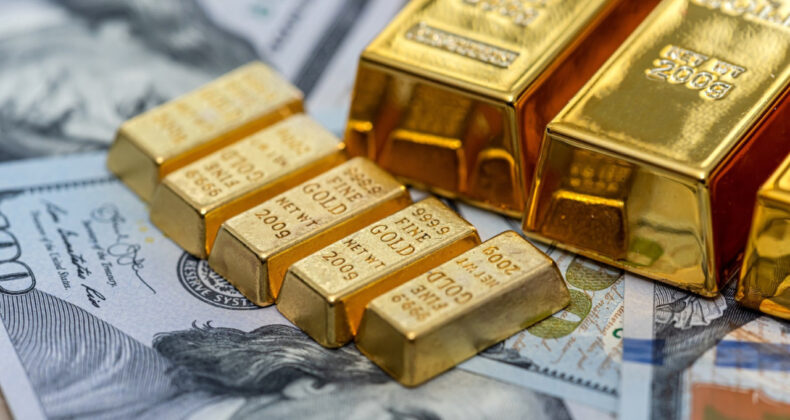 Altın ve G&uuml;m&uuml;şte Sert Satış Dalgası