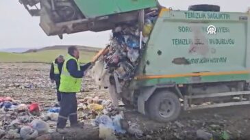 Altınları Sakladığı Yer Başına İş A&ccedil;tı, &Ccedil;&ouml;p Kamyonu Dik Dik Arandı