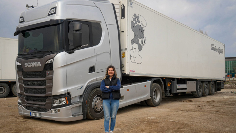 Başak Güvercin TIR sürerken