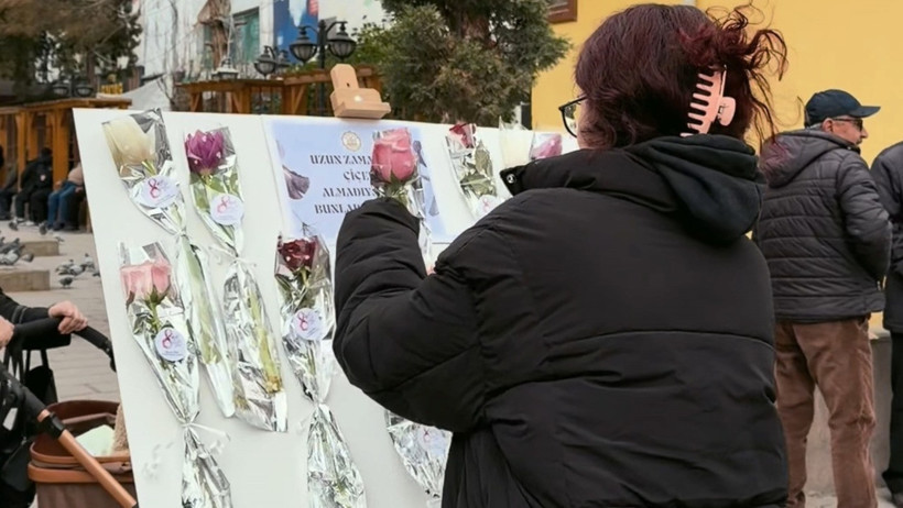 Çiçekler alınıyor