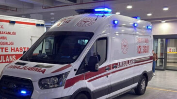 Ankara'da feci kaza: 2 &ouml;l&uuml;, 12 yaralı