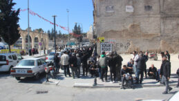 APP Plaka Paniği: Şanlıurfa'da Metrelerce Kuyruk Oluştu