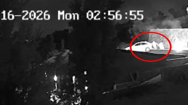 Arkadaşlarıyla sohbet ederken 4 metre yükseklikten düştü