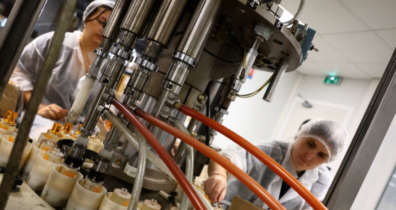 Avrupa'da sanayi &uuml;retimi ocakta geriledi