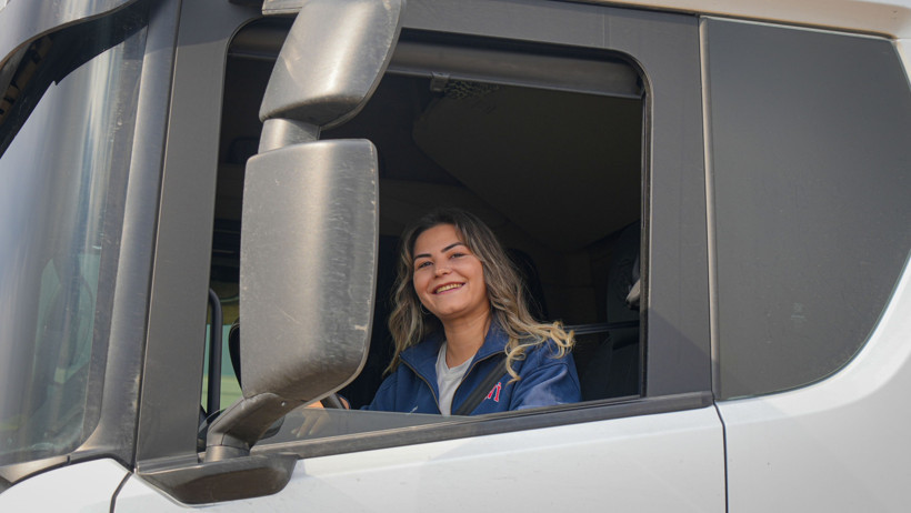 Başak Güvercin TIR şoförlüğü yaparken