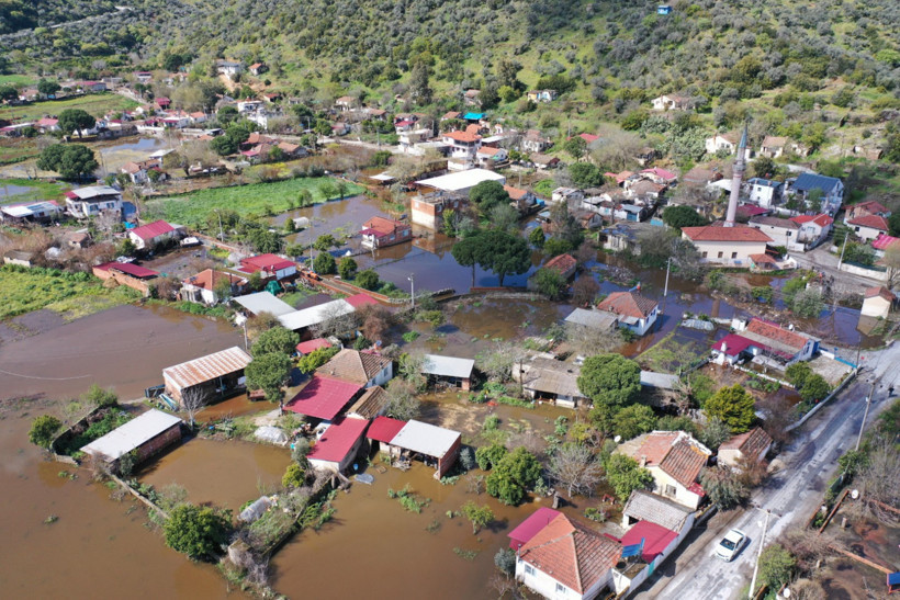 Aydın'da sağanak yağış sonrası taçan Kisir Çayı