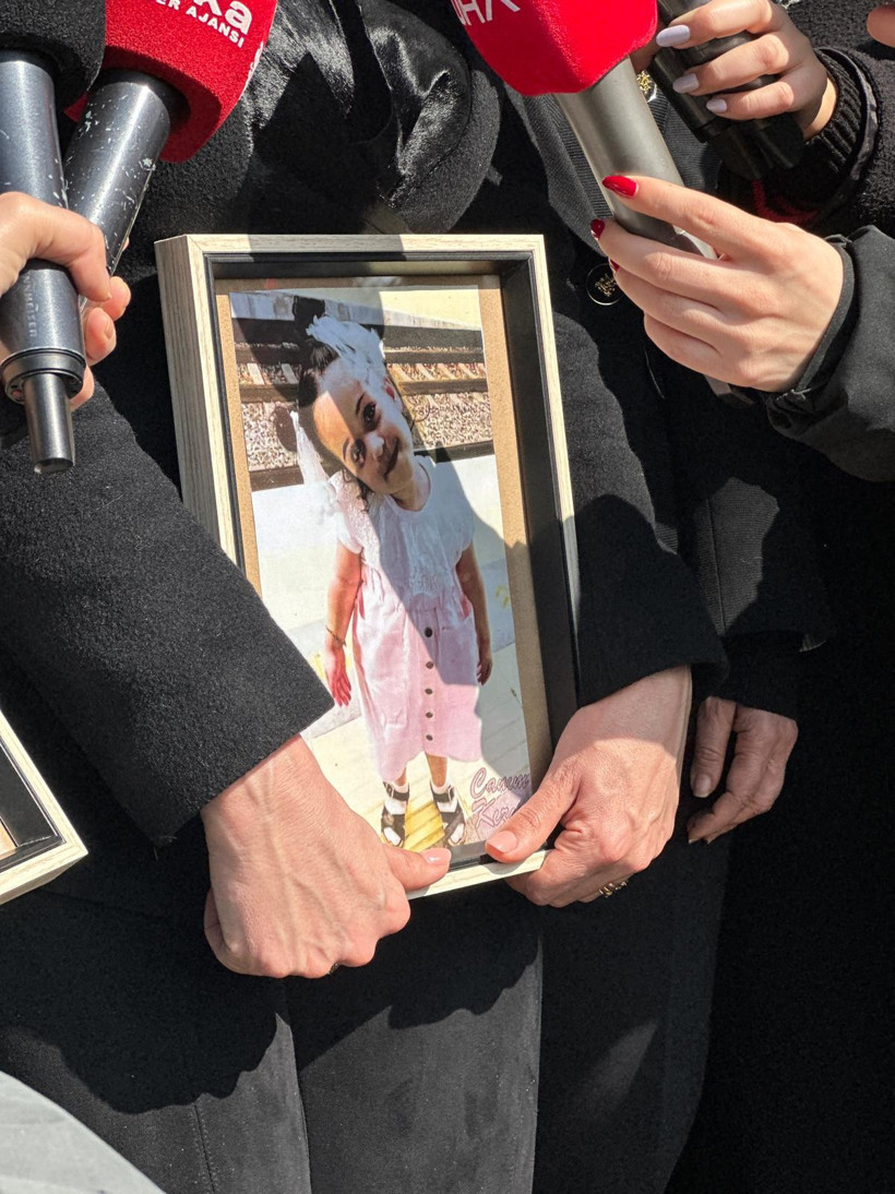 Cenaze töreninde kadınların dayanışması