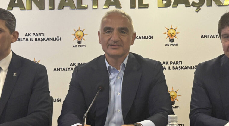 Bakan Ersoy: D&uuml;nyanın 4'&uuml;nc&uuml; b&uuml;y&uuml;k turizm &uuml;lkesi olan bir T&uuml;rkiye g&ouml;r&uuml;yoruz