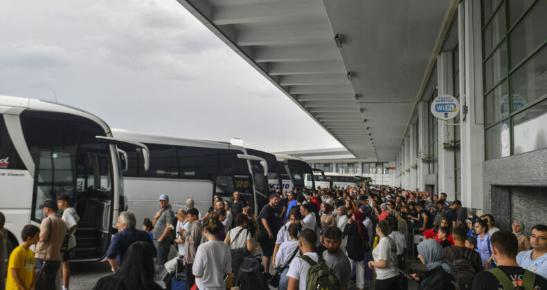 Bayram &Ouml;ncesi Şehirler Arası Otob&uuml;sler Doldu