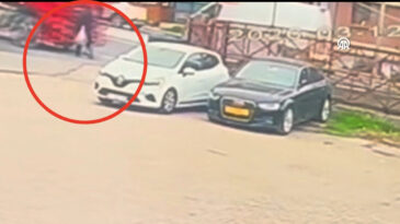 Beylikd&uuml;z&uuml;&rsquo;nde park halindeki tır kaydı: &Ccedil;arptığı yaya hayatını kaybetti