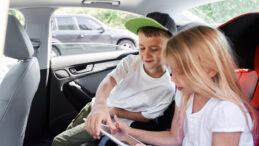 Bir &uuml;lke daha gen&ccedil;lere sosyal medyayı yasaklıyor