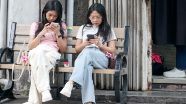 Bir &uuml;lke daha gen&ccedil;lere sosyal medyayı yasaklıyor