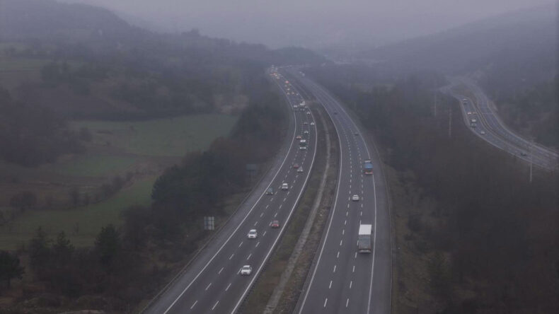 Bolu&rsquo;da bayram trafiği şaşırttı: Anadolu Otoyolu boş kaldı