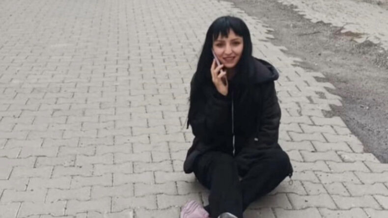 Boşanma aşamasındaki eşini katletti