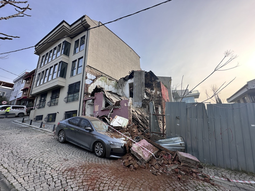 Olay yerine gelen güvenlik ekipleri