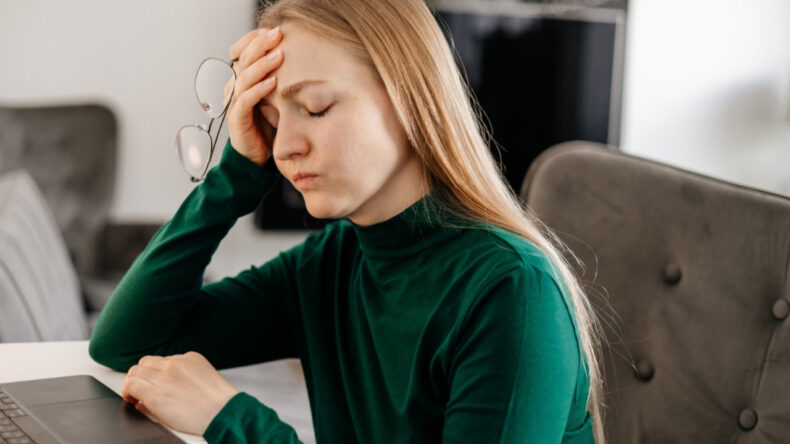 &Ccedil;arpıcı araştırma: Yapay zeka iş y&uuml;k&uuml;n&uuml; azaltmıyor