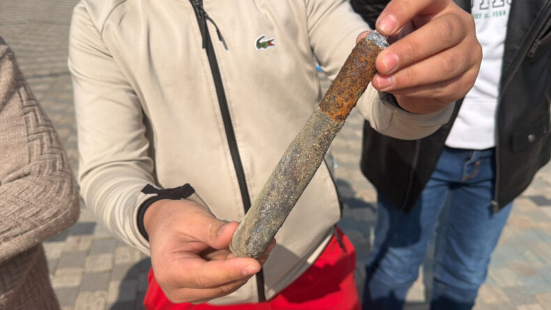 &Ccedil;ekilen İznik G&ouml;l&uuml; kıyısında oynayan &ccedil;ocuklar top mermisi buldu