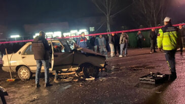 İş&ccedil;i Servisi Otomobille &Ccedil;arpıştı: 6 Yaralı