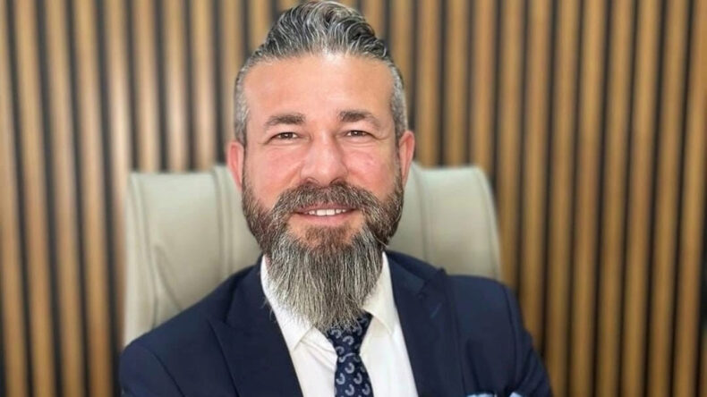 &Ccedil;ocuğunun g&ouml;z&uuml; &ouml;n&uuml;nde otopark cinayetine kurban gitti