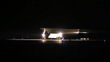 CENTCOM: B-2 Hayalet Bombardıman U&ccedil;akları Havalandı