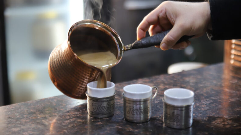 Dağ eteklerinden toplanıyor, sabunu da kahvesi de yapılıyor