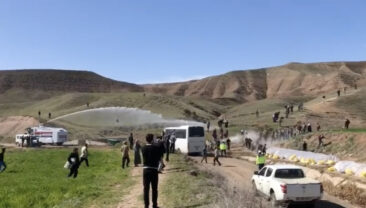 Diyarbakır'da GES Protestosuna Jandarma M&uuml;dahalesi: 15 G&ouml;zaltı, 4 Yaralı