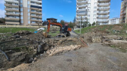 Diyarbakır'da Kuvvetli Yağış Menfez K&ouml;pr&uuml;y&uuml; &Ccedil;&ouml;kertti