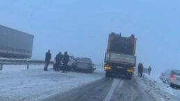 Diyarbakır'da Zincirleme Kaza! 10 Ara&ccedil; Birbirine Girdi