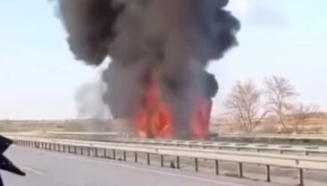 Domates Y&uuml;kl&uuml; TIR Yangınında Korku Dolu Anlar