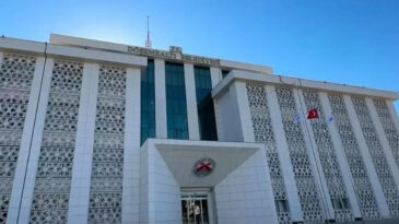 D&ouml;şemealtı Belediyesi'ne Operasyon: 22 G&ouml;zaltı Kararı