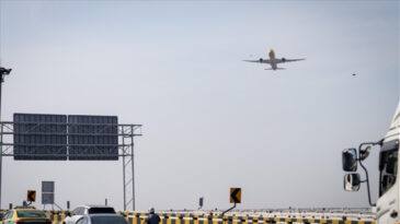 Dubai'de Panik: İHA'lar Havalimanı Yakınına D&uuml;şt&uuml;