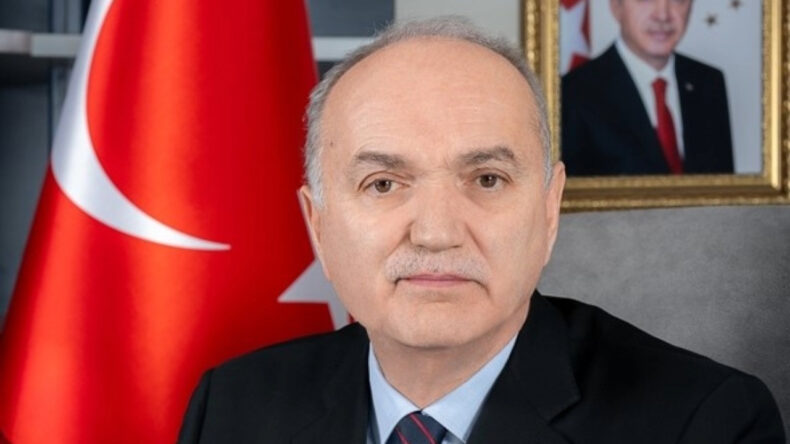 D&uuml;zce Belediye Başkanı &Ouml;zl&uuml;'den 'bağış' iddialarına yanıt: Gizli para istemem, davet ederim