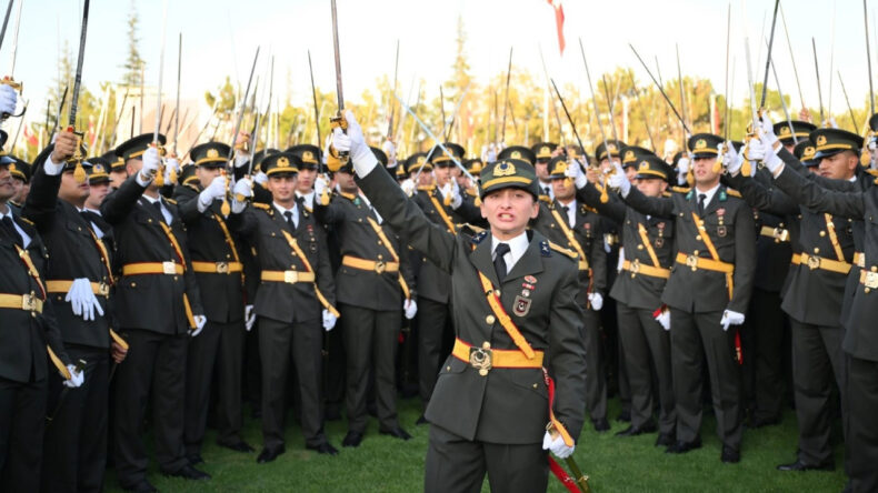 Ebru Eroğlu'nun a&ccedil;tığı dava reddedildi