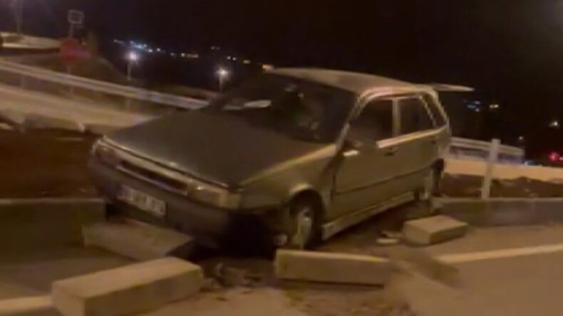 Ehliyetsiz s&uuml;r&uuml;c&uuml;, muayenesiz ve sigortasız ara&ccedil;la kaza yaptı! Caza &uuml;st&uuml;ne ceza