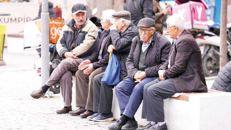 Emeklilik için kritik tavsiye: Maaş farkı çıkıyor, yönetmelik değişsin
