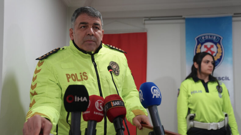 Emniyet M&uuml;d&uuml;r&uuml; anlattı: İlk ceza polise kesildi