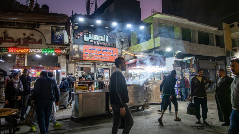 Enerji krizi b&uuml;y&uuml;yor: Restoranlar ve d&uuml;kkanlar erken kapanacak