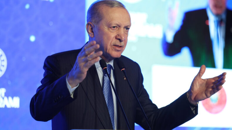 Erdoğan: İ&ccedil;im kan ağlayarak soruyorum…
