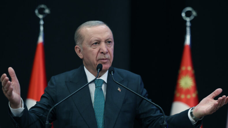 Erdoğan: Sistem meşruiyet krizi yaşıyor