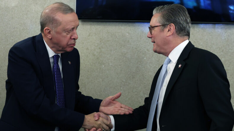 Erdoğan Starmer ile g&ouml;r&uuml;şt&uuml;