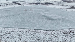 Erzurum&rsquo;da Dondurucu Soğuk: Demird&ouml;ven Barajı Tamamen Dondu
