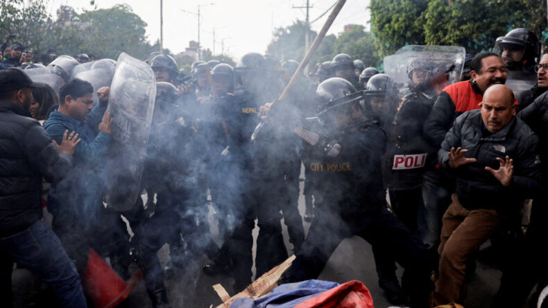 Eski bakana 'kara para aklama' g&ouml;zaltısı