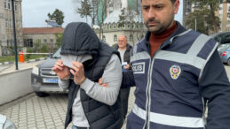 Eski eşini bı&ccedil;ak zoruyla gasp etti