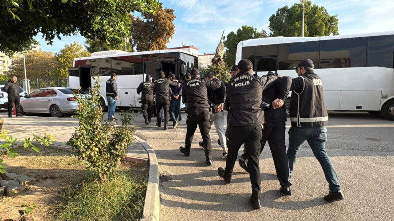 Esnaf kooperatifi ve pazarcı odasına operasyon: 74 gözaltı