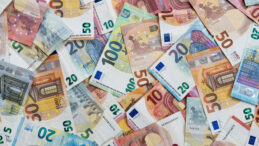 Euro'nun patronlarının faiz ikilemi s&uuml;r&uuml;yor