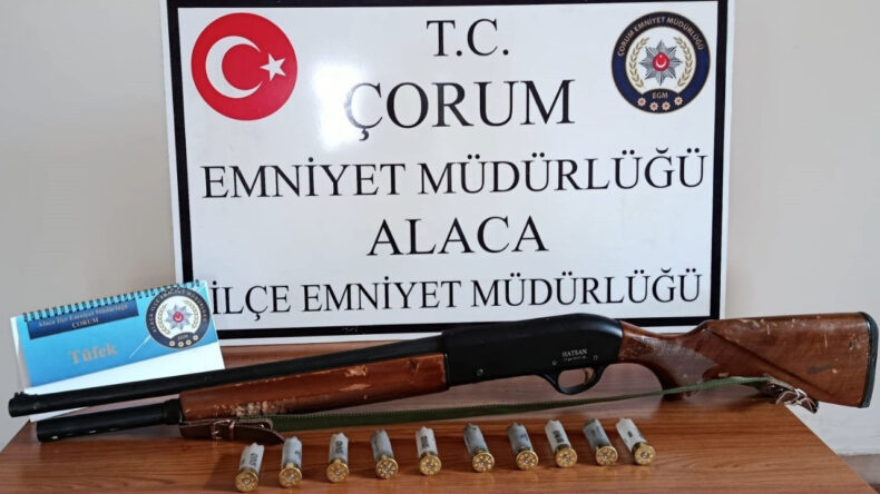 Evinin Penceresinden Ateş Açan Şahıs Polisleri Harekete Geçirdi