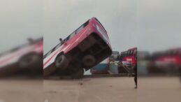 Feribota girmeye &ccedil;alışırken nehre d&uuml;şt&uuml;: 2 &ouml;l&uuml;