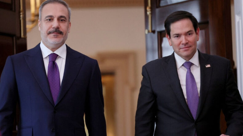 Fidan ve Rubio arasında &lsquo;f&uuml;ze&rsquo; g&ouml;r&uuml;şmesi