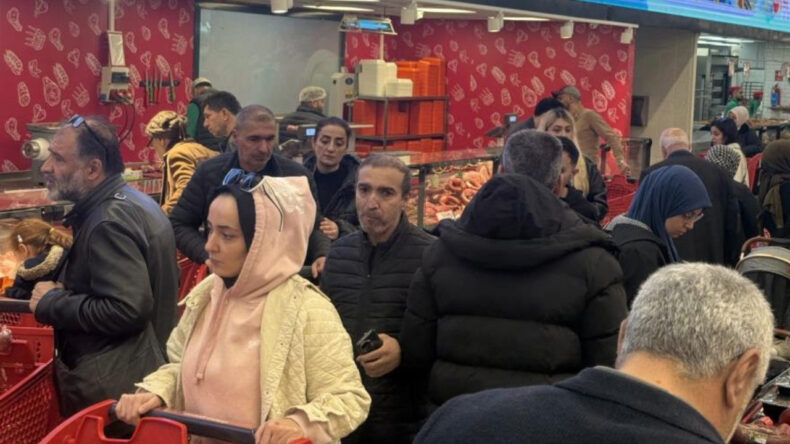 Fiyat Yarı Yarıya Düştü, Reyon Doldu Taştı